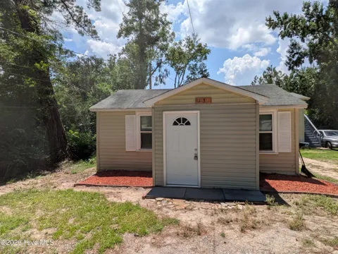 2123 Bayvale Road