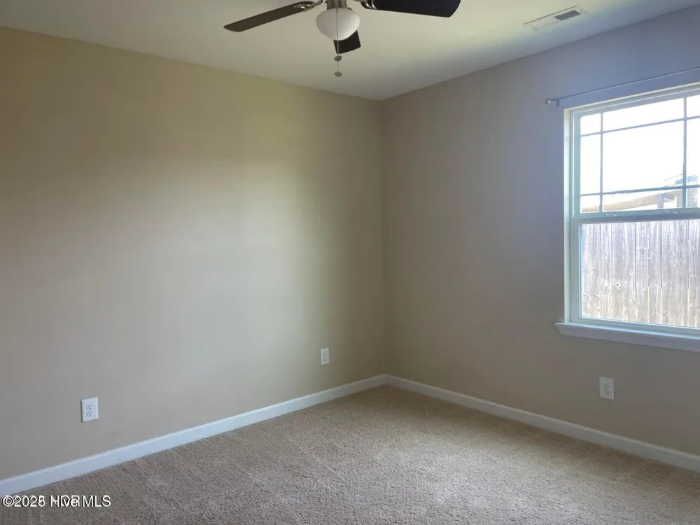 233 Breakwater Drive Sneads Ferry, NC 28460