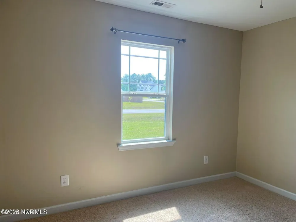 233 Breakwater Drive Sneads Ferry, NC 28460