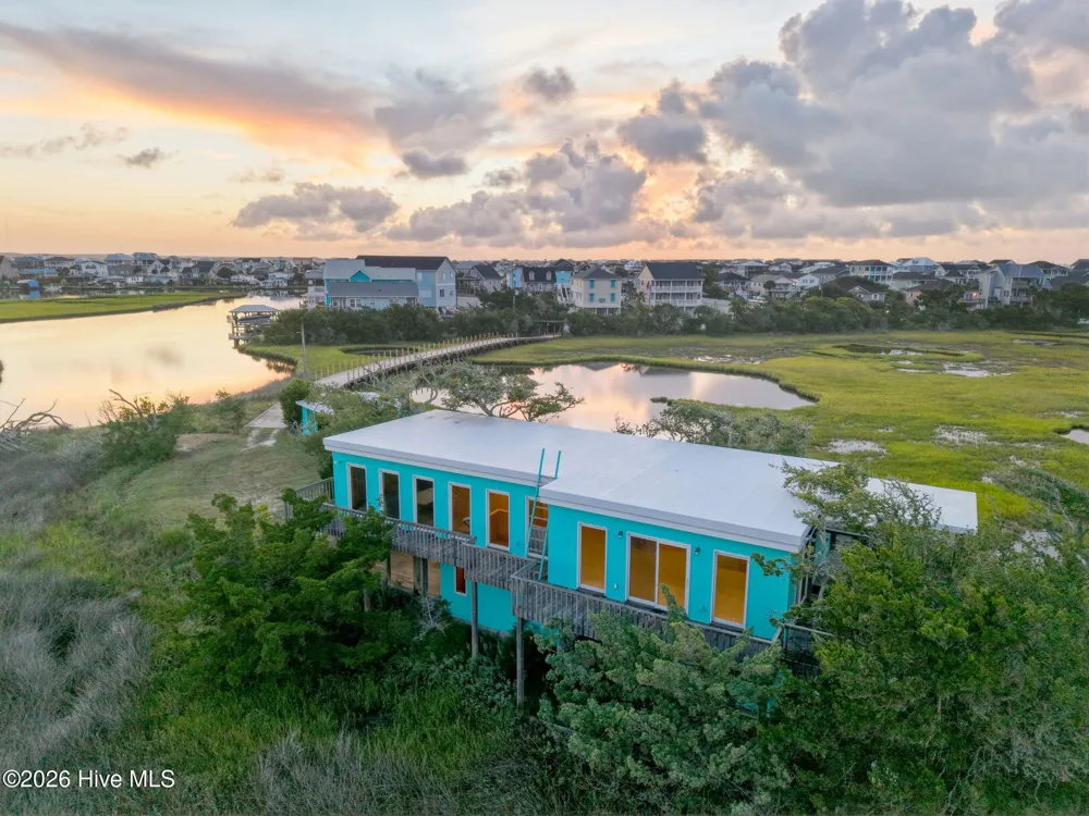 957 Broadway Street Surf City, NC 28445