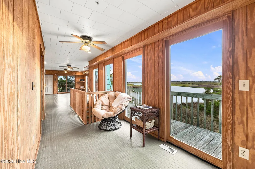 957 Broadway Street Surf City, NC 28445