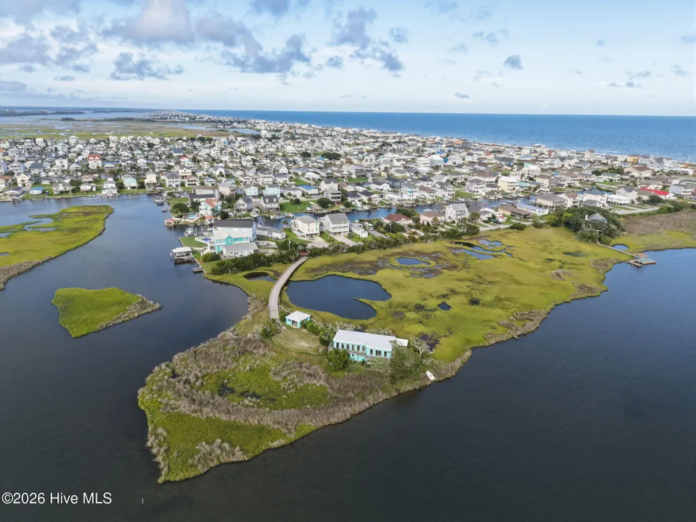 957 Broadway Street Surf City, NC 28445