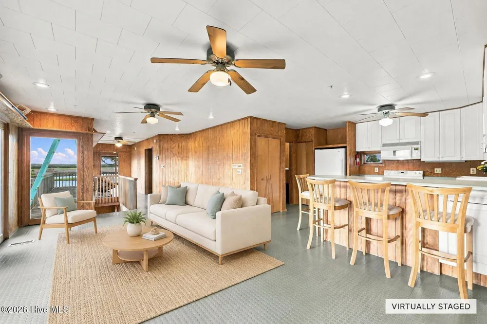 957 Broadway Street Surf City, NC 28445