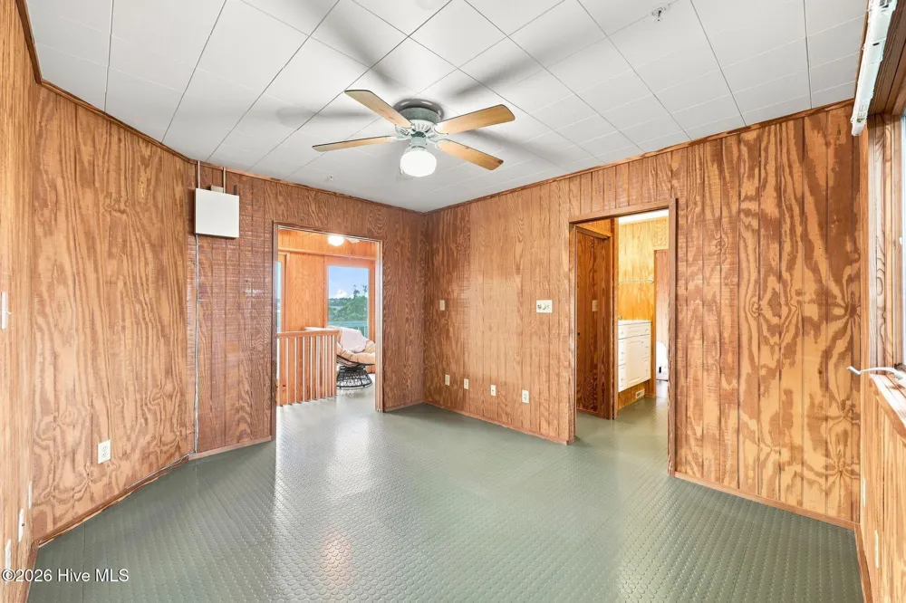 957 Broadway Street Surf City, NC 28445