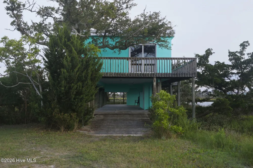 957 Broadway Street Surf City, NC 28445