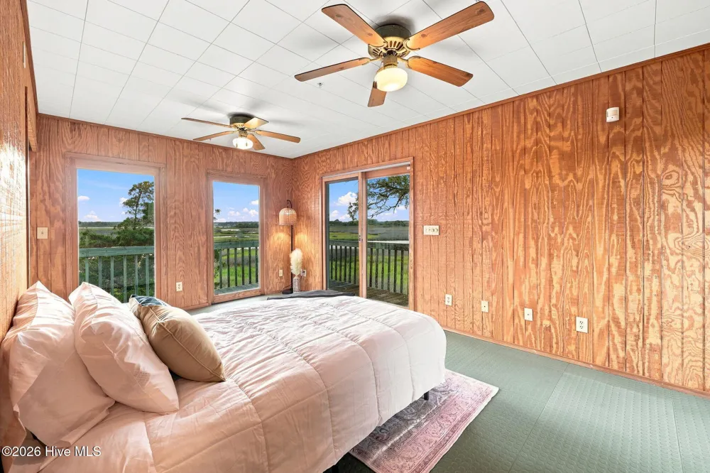 957 Broadway Street Surf City, NC 28445