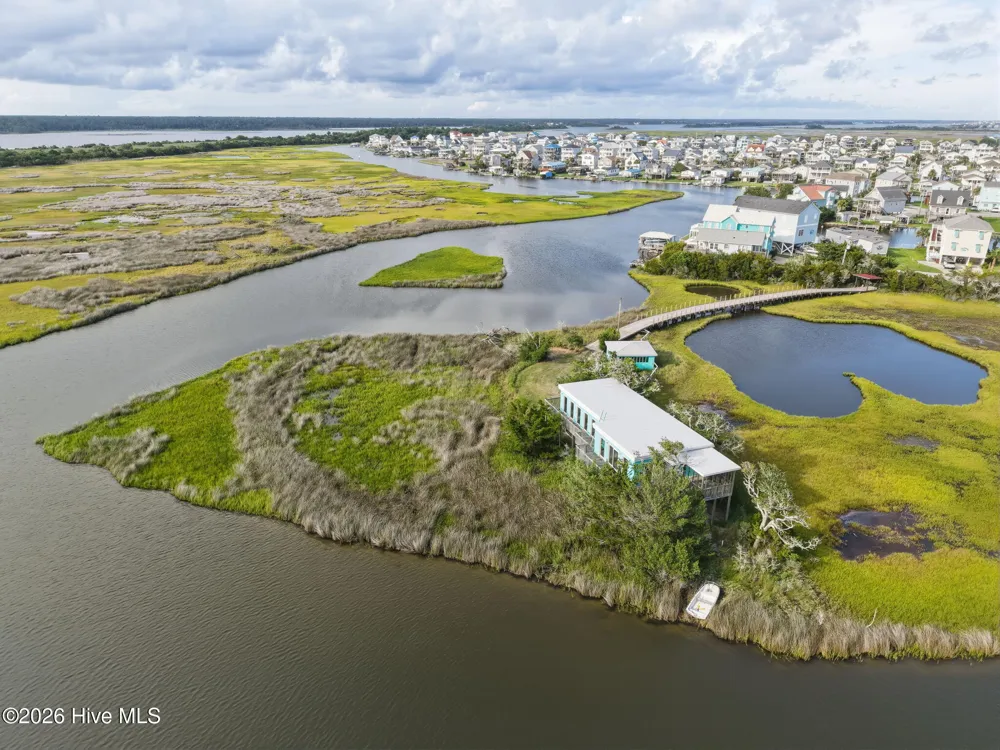 957 Broadway Street Surf City, NC 28445