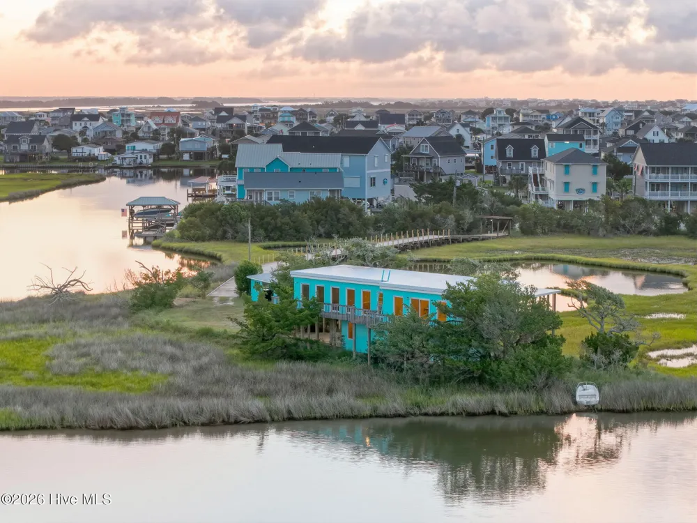 957 Broadway Street Surf City, NC 28445