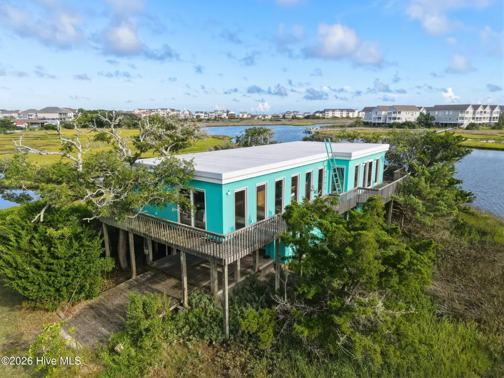 957 Broadway Street Surf City, NC 28445
