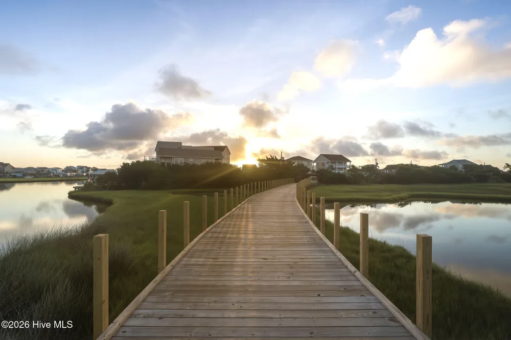 957 Broadway Street Surf City, NC 28445