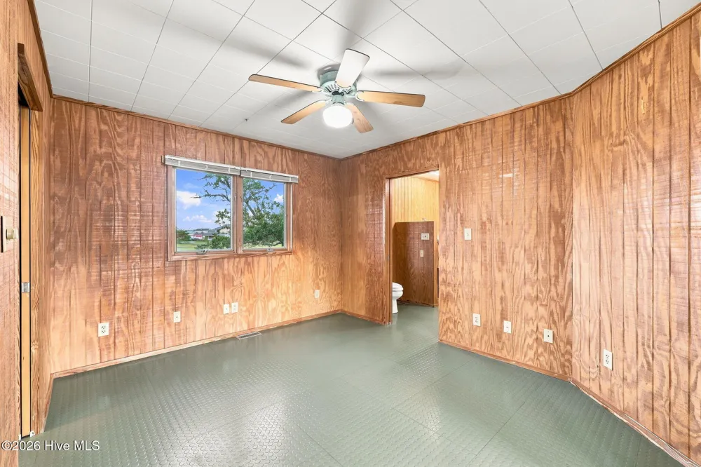 957 Broadway Street Surf City, NC 28445