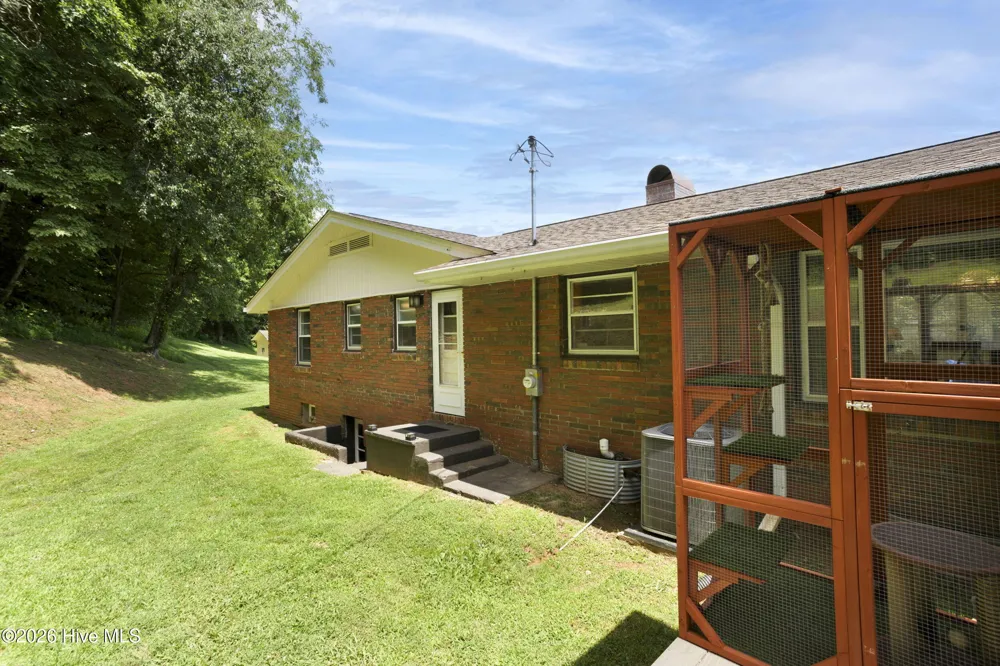 1654 Myers Chapel Road Hayesville, NC 28904