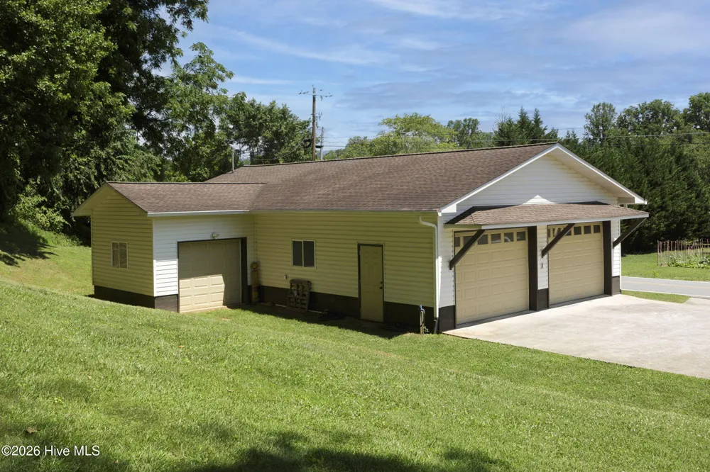 1654 Myers Chapel Road Hayesville, NC 28904