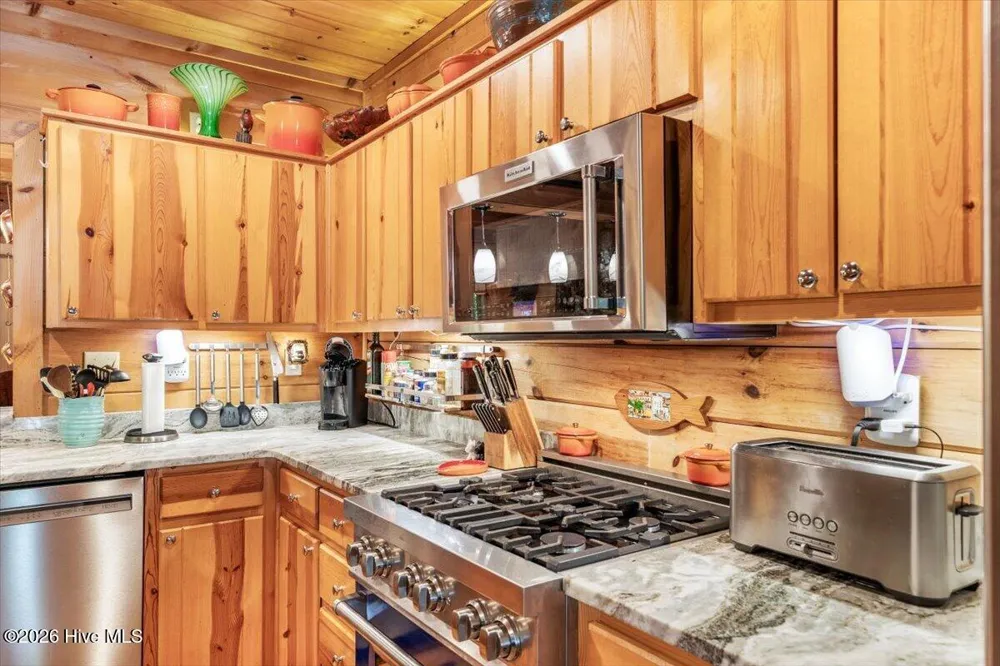 808 Granite Drive Hayesville, NC 28904