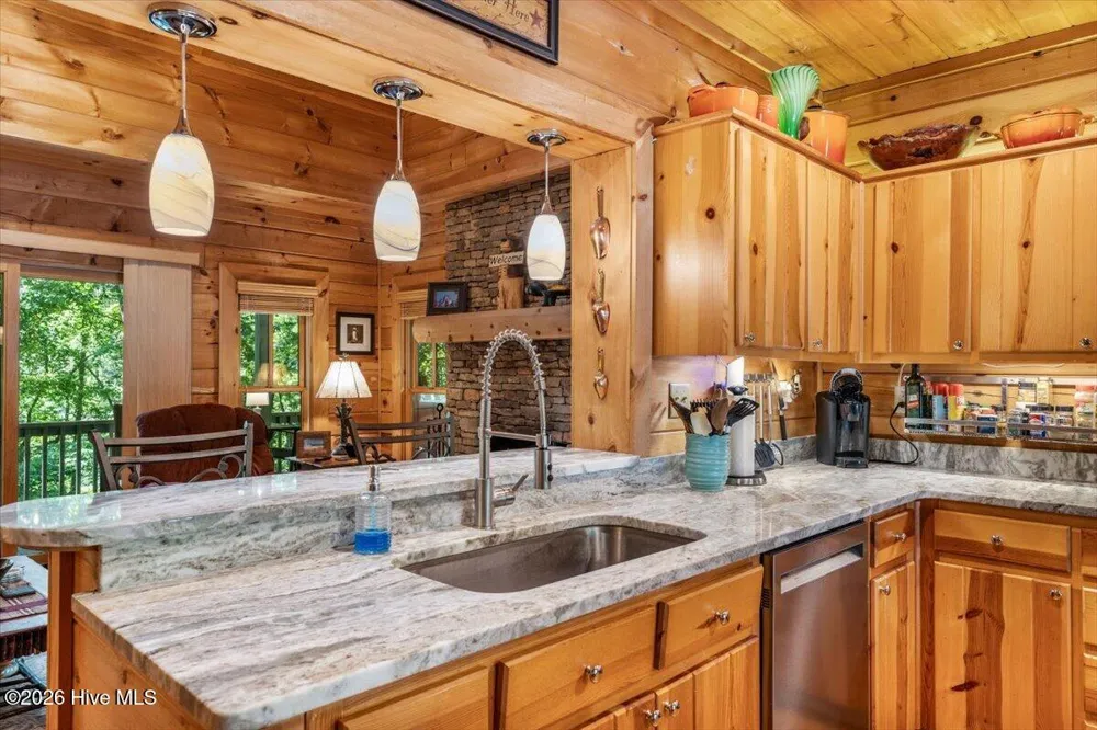 808 Granite Drive Hayesville, NC 28904