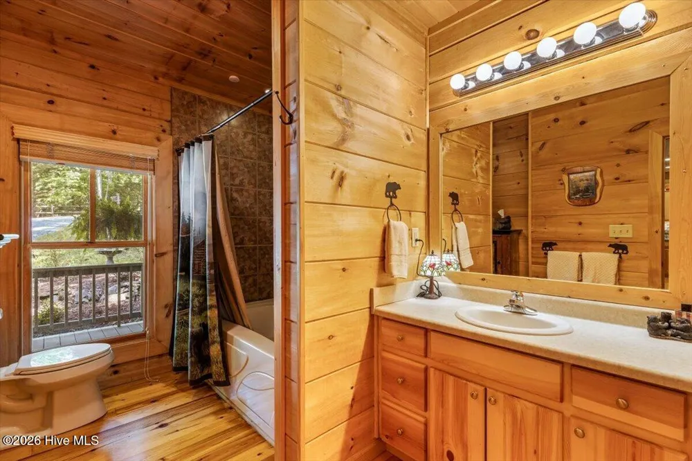808 Granite Drive Hayesville, NC 28904