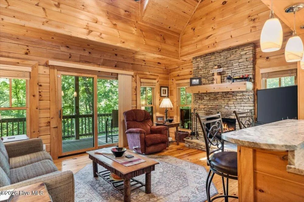 808 Granite Drive Hayesville, NC 28904