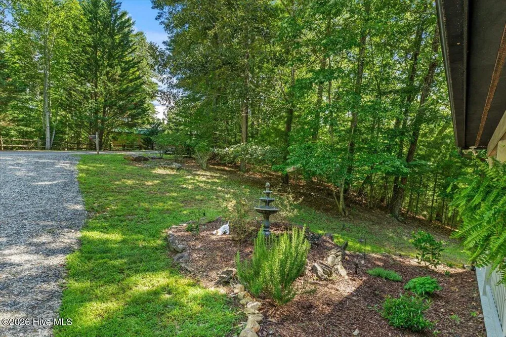 808 Granite Drive Hayesville, NC 28904