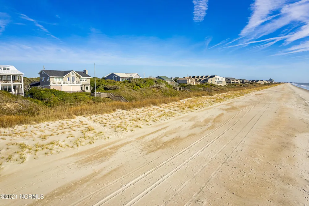 581 Forest Dunes Drive Pine Knoll Shores, NC 28512