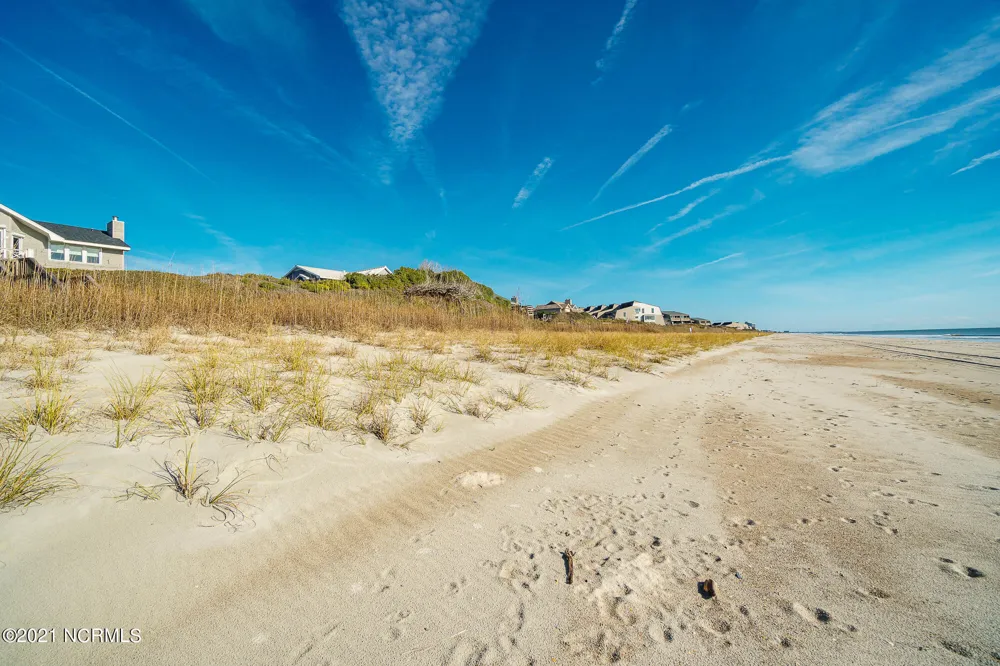 581 Forest Dunes Drive Pine Knoll Shores, NC 28512
