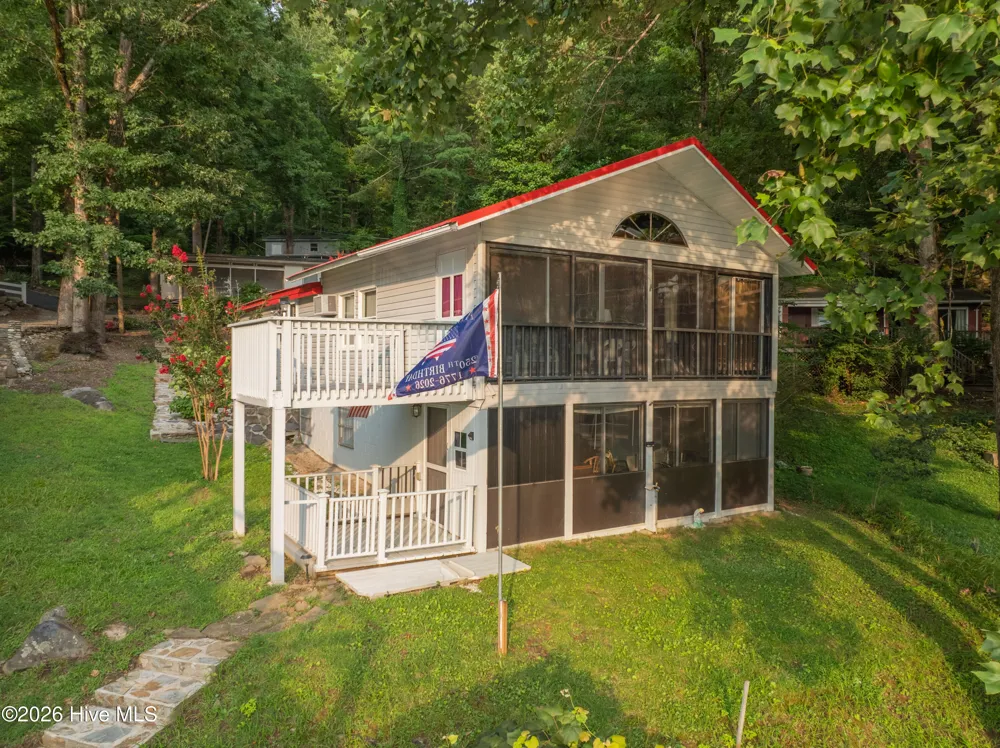 21 Nantahala Terrace Lake Santeetlah, NC 28771