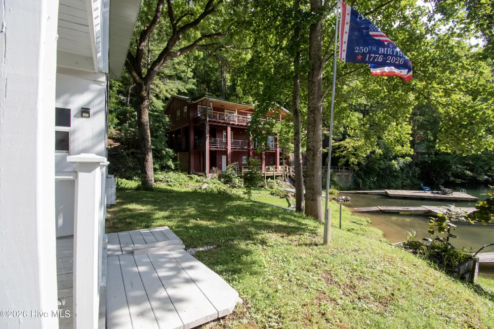 21 Nantahala Terrace Lake Santeetlah, NC 28771
