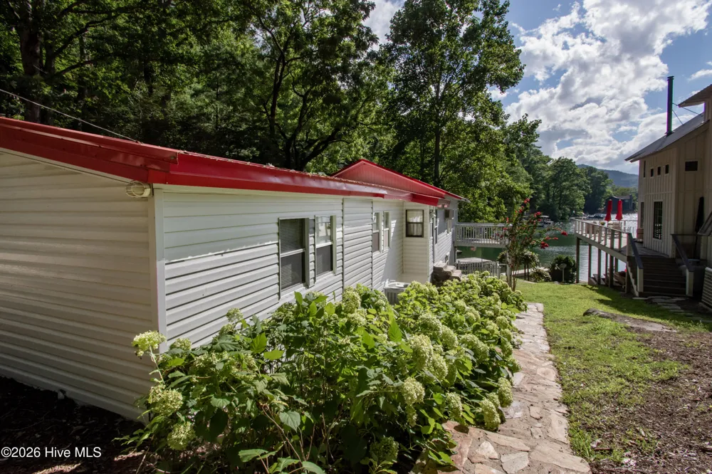 21 Nantahala Terrace Lake Santeetlah, NC 28771