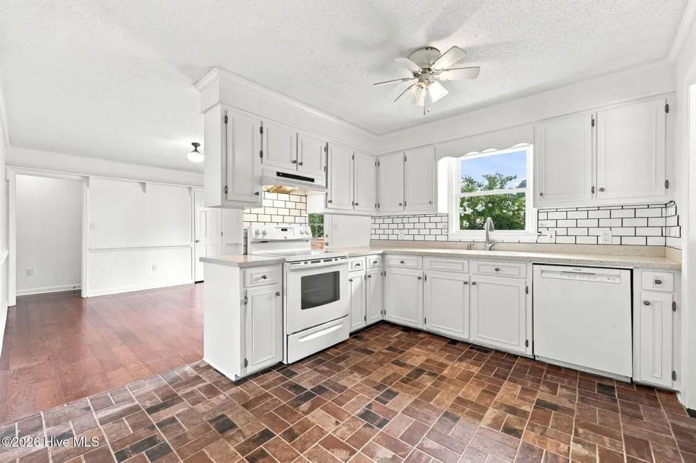 206 Ellison Drive Washington, NC 27889