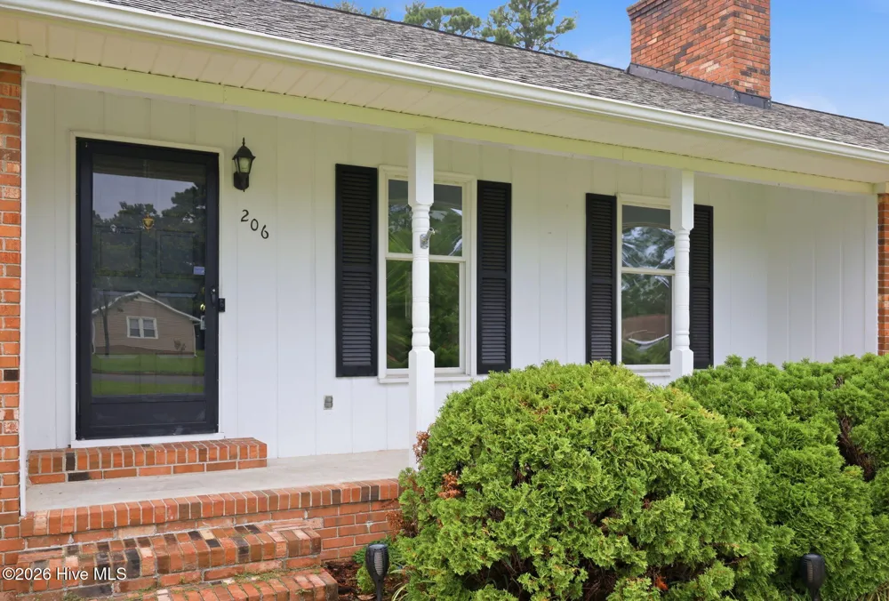 206 Ellison Drive Washington, NC 27889