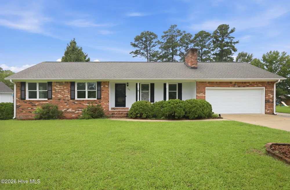 206 Ellison Drive Washington, NC 27889