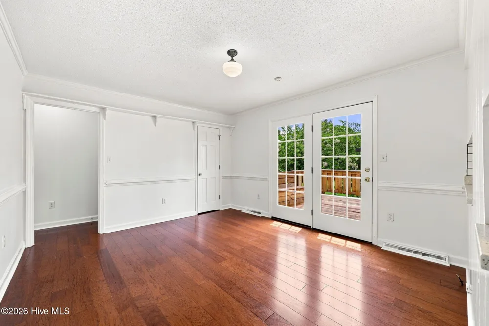 206 Ellison Drive Washington, NC 27889