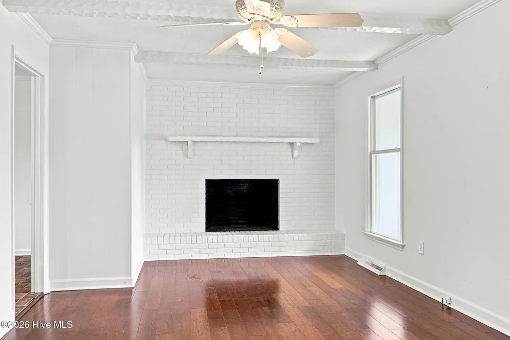 206 Ellison Drive Washington, NC 27889