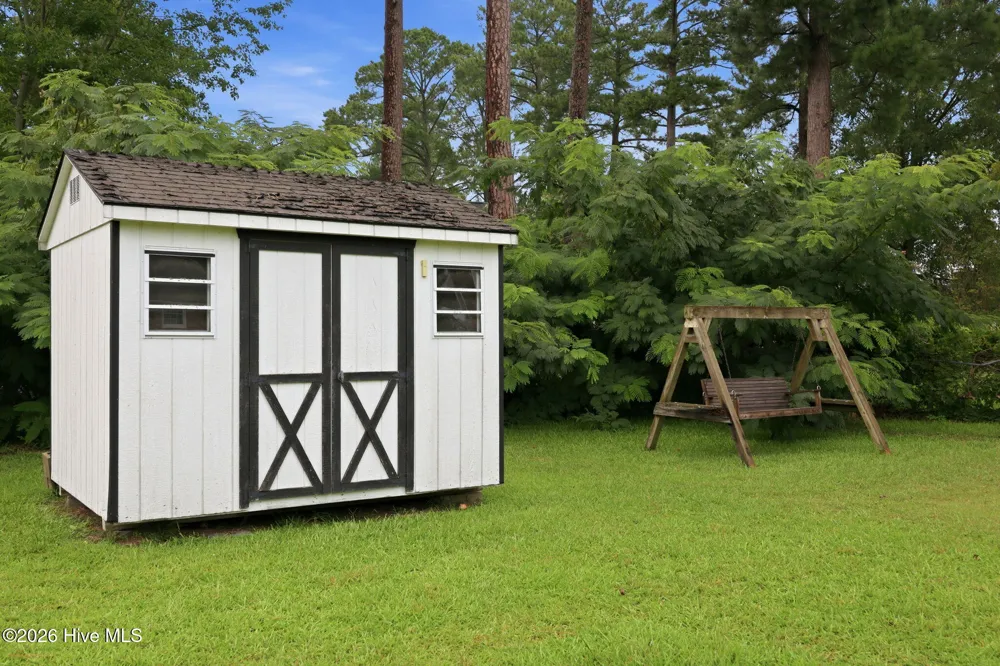 206 Ellison Drive Washington, NC 27889