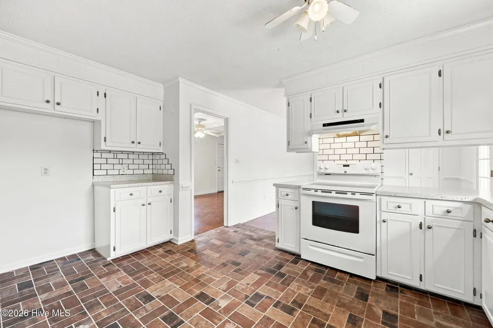 206 Ellison Drive Washington, NC 27889