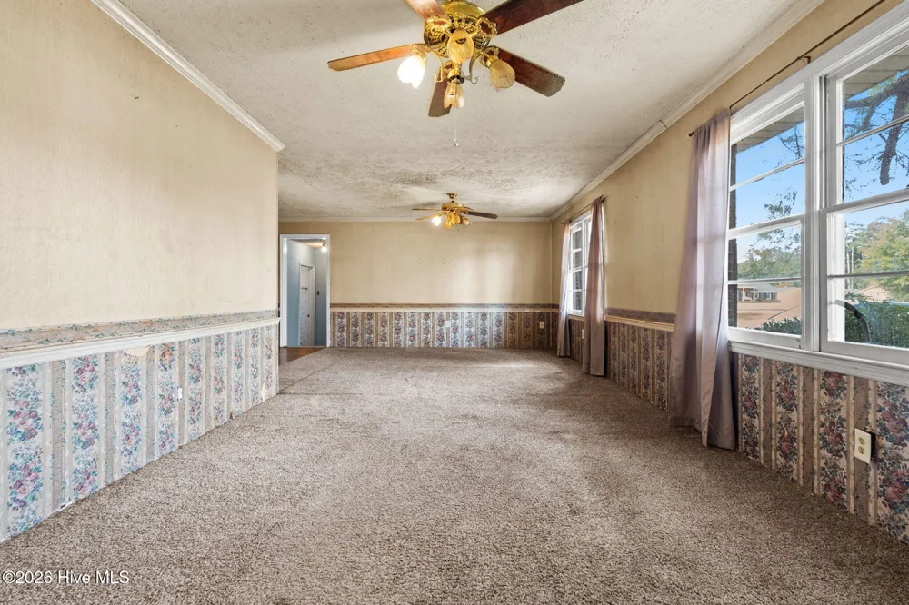 402 5th Street Bladenboro, NC 28320