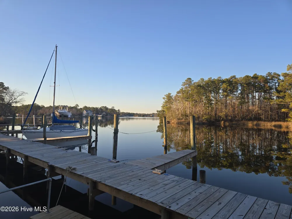 712 Orient Lane Oriental, NC 28571