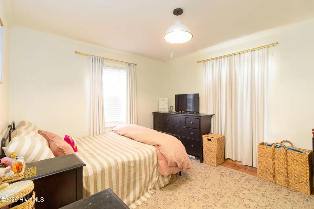 213 W Church Street Edenton, NC 27932