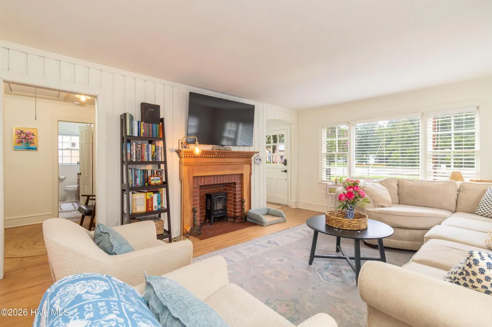 213 W Church Street Edenton, NC 27932