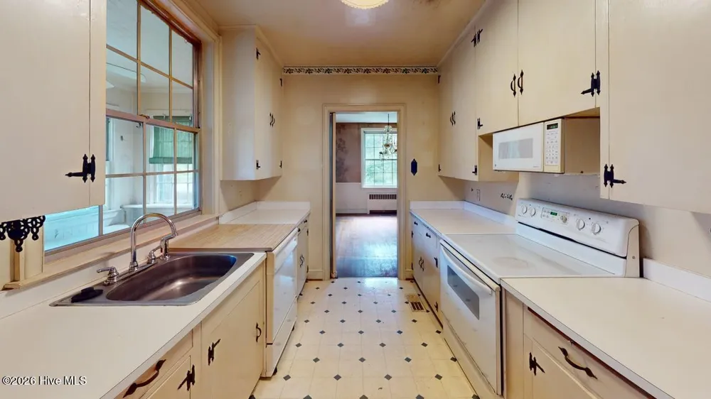 808 W South Street W Ahoskie, NC 27910