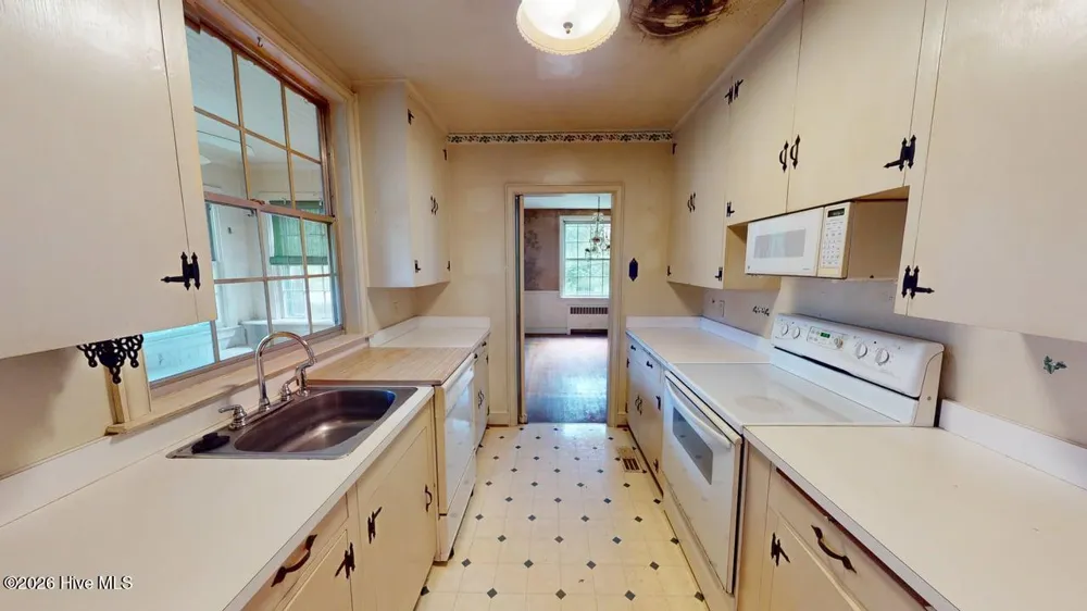 808 W South Street W Ahoskie, NC 27910
