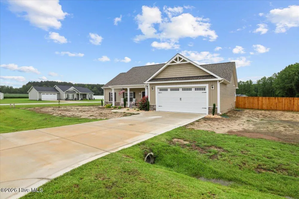21 Oakbridge Way Pikeville, NC 27863