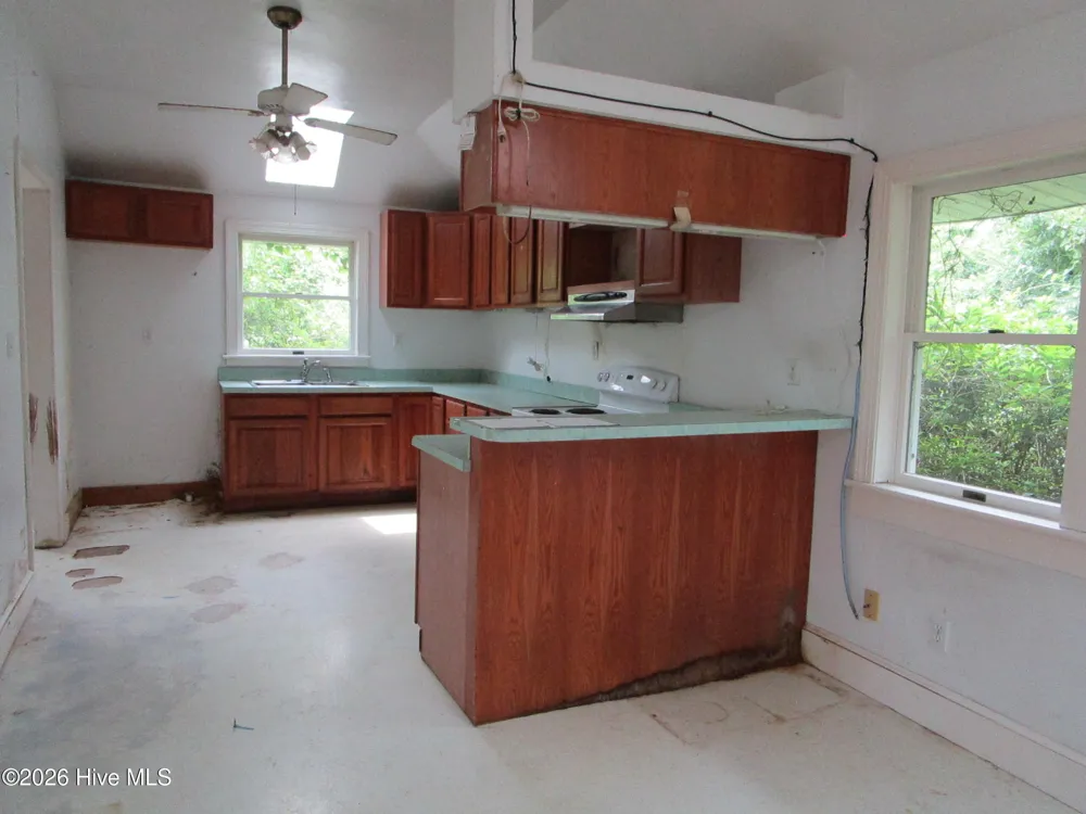 330 Narrow Shore Road Aydlett, NC 27916