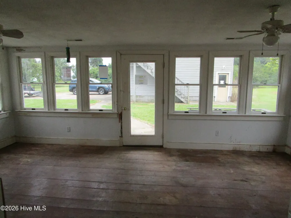 330 Narrow Shore Road Aydlett, NC 27916