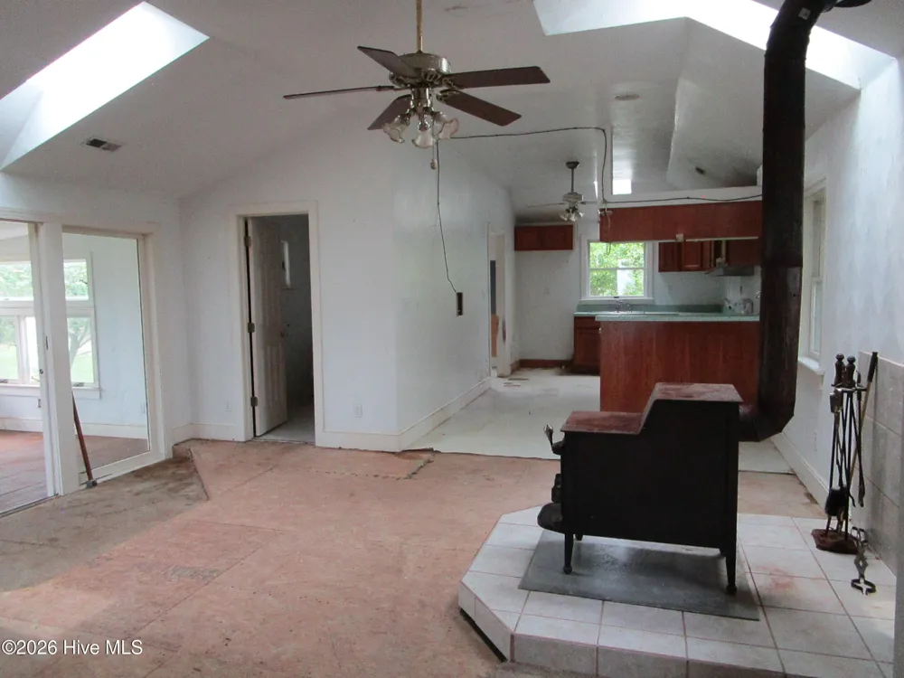 330 Narrow Shore Road Aydlett, NC 27916