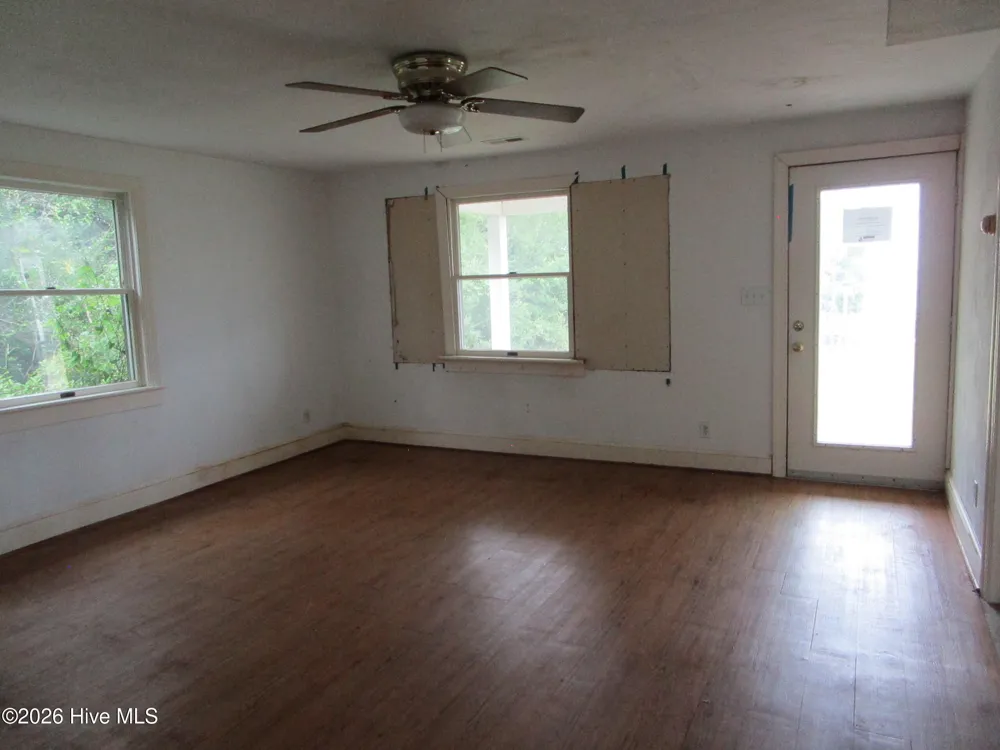 330 Narrow Shore Road Aydlett, NC 27916