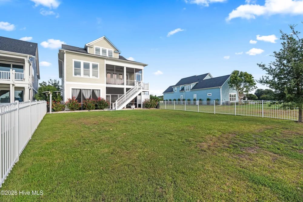 262 Spicer Lake Drive Holly Ridge, NC 28445