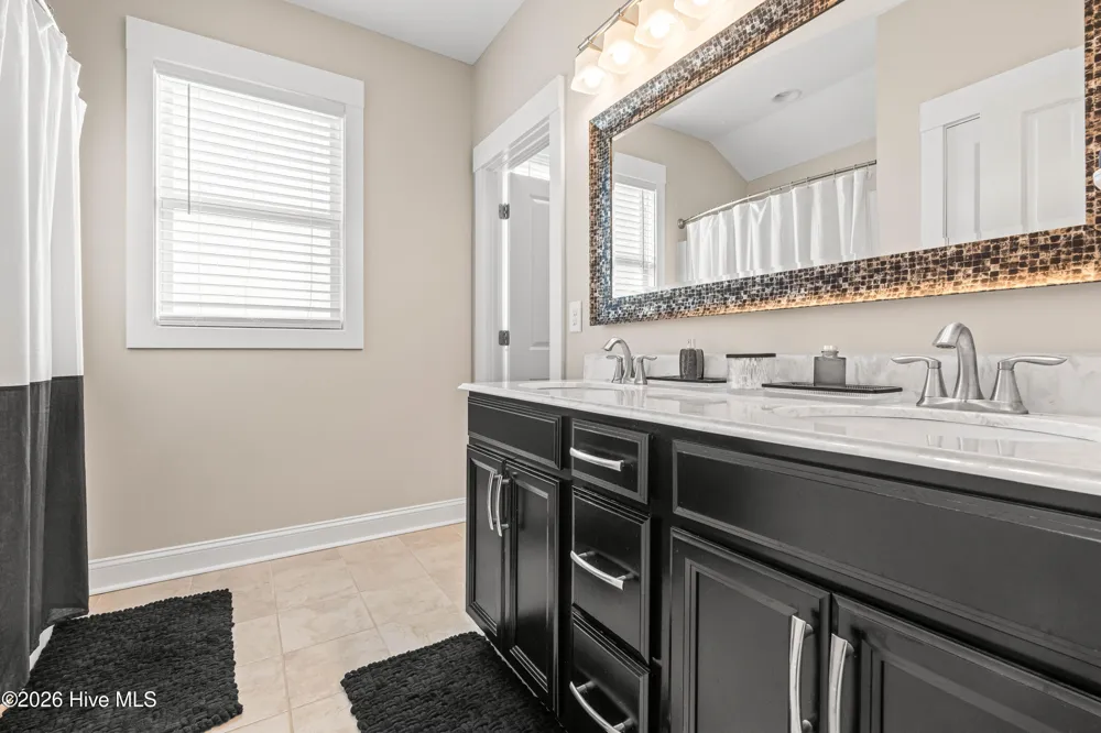 262 Spicer Lake Drive Holly Ridge, NC 28445