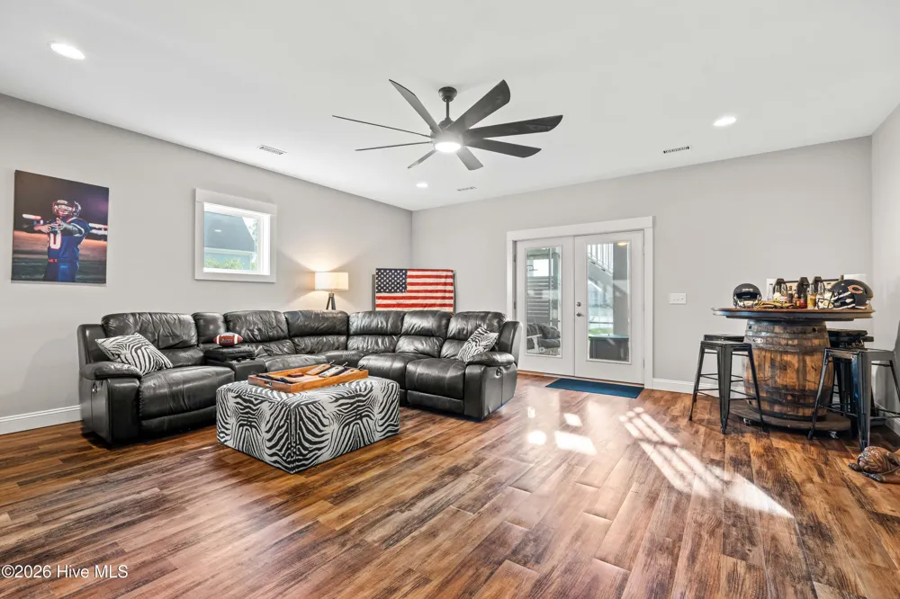 262 Spicer Lake Drive Holly Ridge, NC 28445