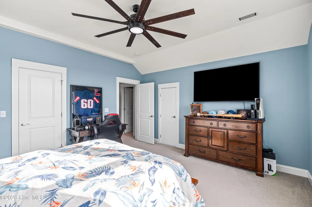 262 Spicer Lake Drive Holly Ridge, NC 28445