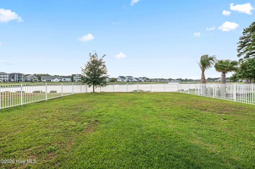 262 Spicer Lake Drive Holly Ridge, NC 28445